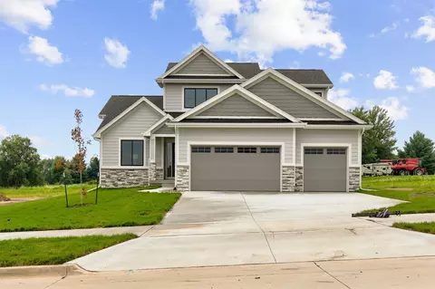 2608 Bluebell Dr, Norwalk, IA 50211