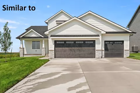 2608 Bluebell Dr, Norwalk, IA 50211
