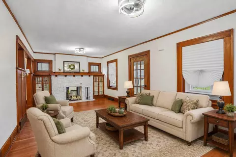 3311 Pleasant St, Des Moines, IA 50312