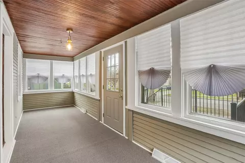 3311 Pleasant St, Des Moines, IA 50312