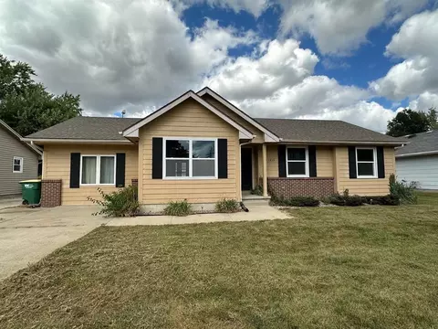 1413 W Washington St, Winterset, IA 50273