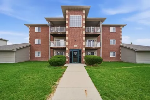 651 SE Dovetail Rd #7, Grimes, IA 50111