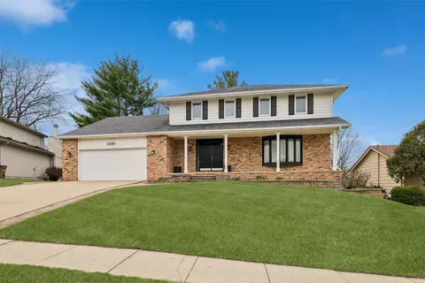 5201 Cody Dr, West Des Moines, IA 50265