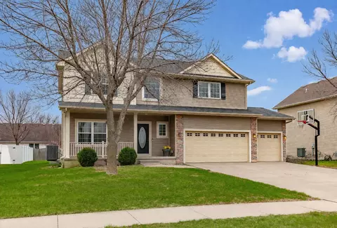 13102 Tanglewood Dr, Urbandale, IA 50323