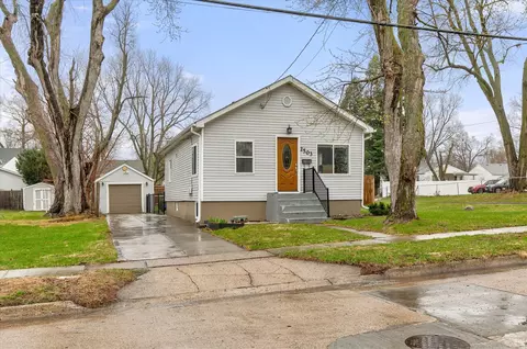 2503 61st St, Des Moines, IA 50322