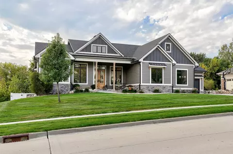 10524 NW 74th Pl, Johnston, IA 50131