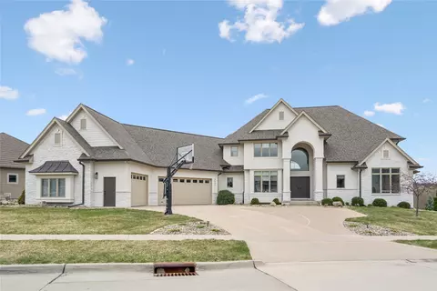 3805 144th St, Urbandale, IA 50323