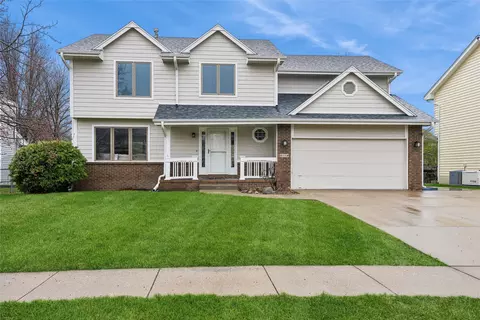 8114 Northview Dr, Urbandale, IA 50322