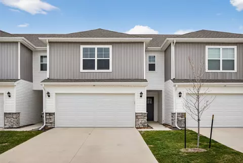 2569 SE Hawkins Ave, West Des Moines, IA 50061