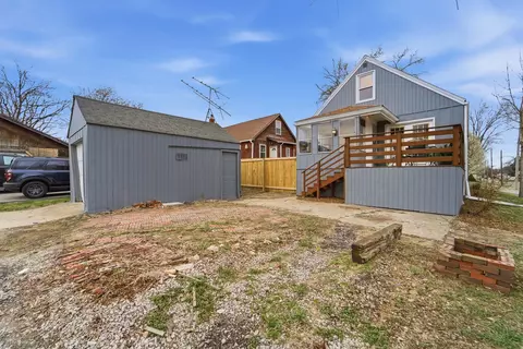 3200 Oxford St, Des Moines, IA 50313