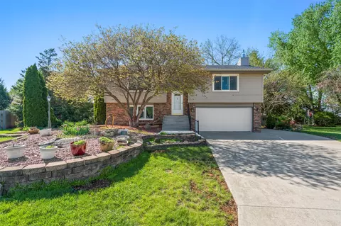 4724 78th Pl, Urbandale, IA 50322