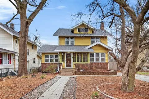 1518 E 9th St, Des Moines, IA 50316