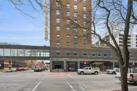 400 Walnut St #1005, Des Moines, IA 50309