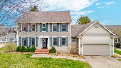 2804 Scenic Pl, West Des Moines, IA 50265
