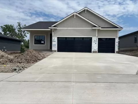 510 Walker St, Polk City, IA 50226