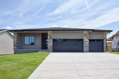 602 Walker St, Polk City, IA 50226