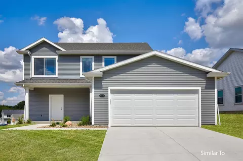 4279 Grover Woods Ln, Des Moines, IA 50317