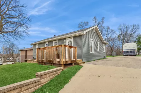 21 E Mckinley Ave, Des Moines, IA 50315