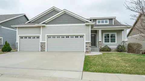 9156 Jamison Dr, West Des Moines, IA 50266
