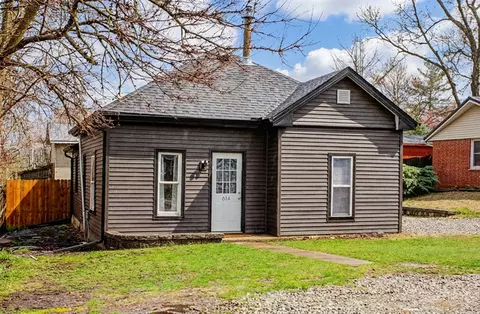 614 Maxwell St, Maxwell, IA 50161