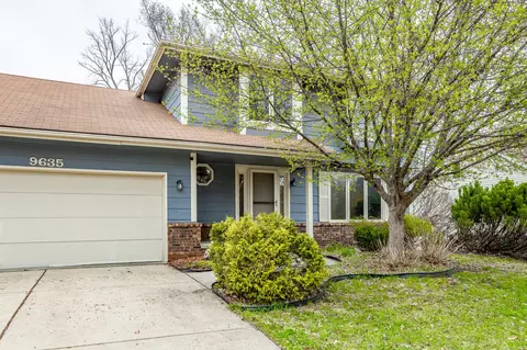 9635 Quail Rdg, Urbandale, IA 50322