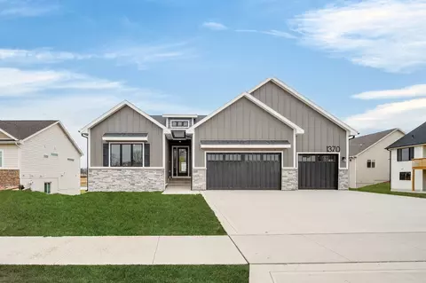 1370 NW Brooks Dr, Waukee, IA 50263