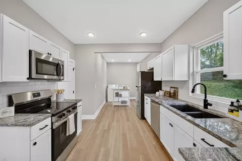 227 Clark St, Des Moines, IA 50314
