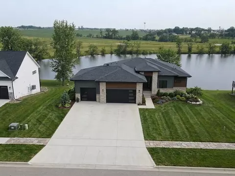 335 Chestnut St, De Soto, IA 50069