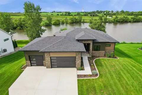 335 Chestnut St, De Soto, IA 50069