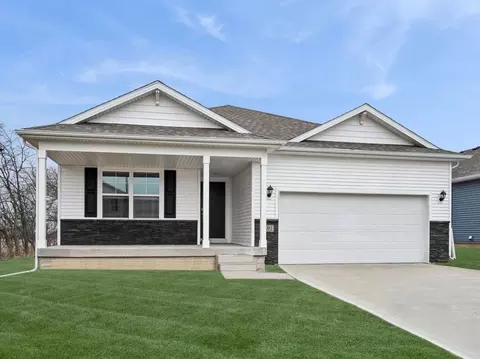 3520 Azalea Dr, Waukee, IA 50263