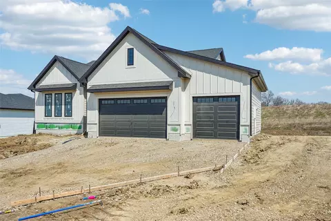 1608 N G St, Indianola, IA 50125