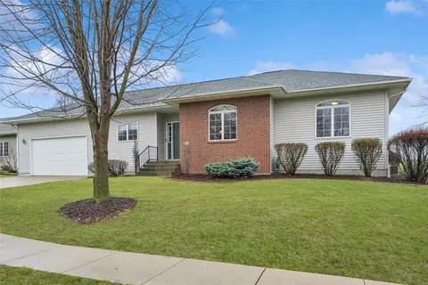 512 E 28th St S, Newton, IA 50208