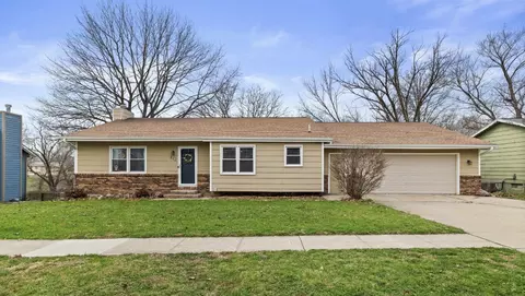 812 Cade Ct, De Soto, IA 50069