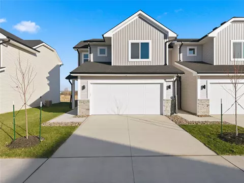 6921 Poppy Ct, Johnston, IA 50131