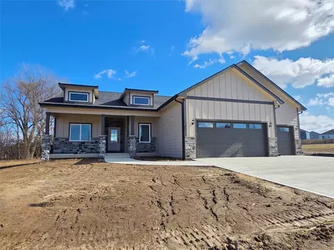 2308 N 7th St, Indianola, IA 50125