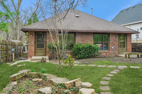 576 SW 578 Sw 42nd St, Des Moines, IA 50312