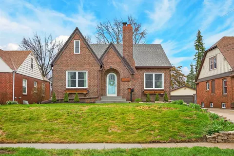 1655 Beaver Ave, Des Moines, IA 50310