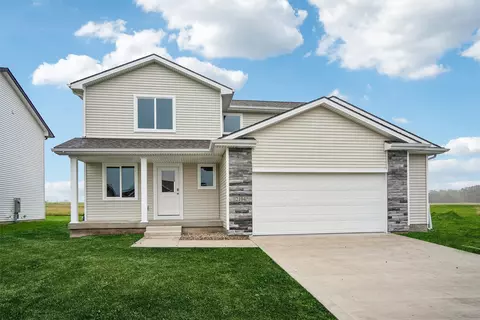 2104 White Oak Ln, Granger, IA 50109