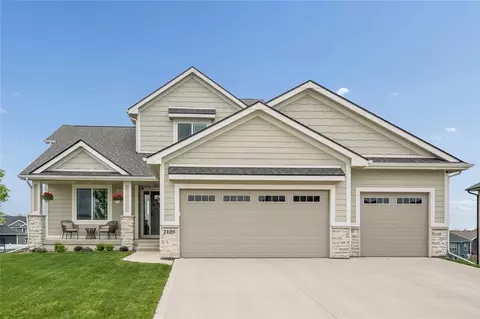 2105 Timberview Dr, Norwalk, IA 50211