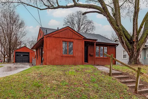 2721 Cornell St, Des Moines, IA 50313