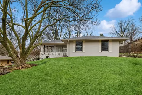 2316 Woodland Ave, West Des Moines, IA 50266