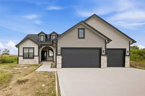 2712 Ponte Pl, Adel, IA 50003