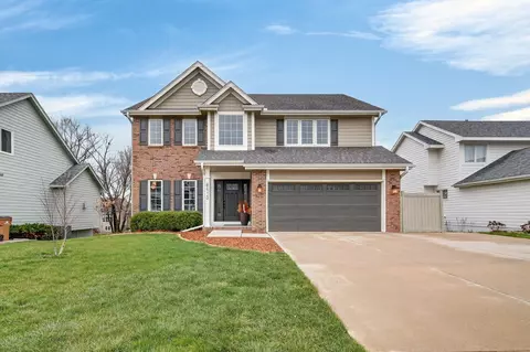 8413 Barnham Dr, Johnston, IA 50131