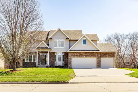 2001 NE Innsbruck Dr, Ankeny, IA 50021