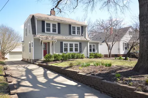 113 51st St, Des Moines, IA 50312