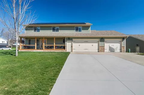 1706 S 11th Ave E, Newton, IA 50208