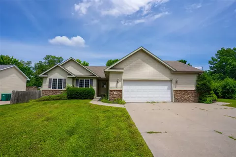 4882 NE 39th Ave, Des Moines, IA 50317