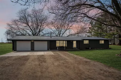 803 120th Ave, Knoxville, IA 50138