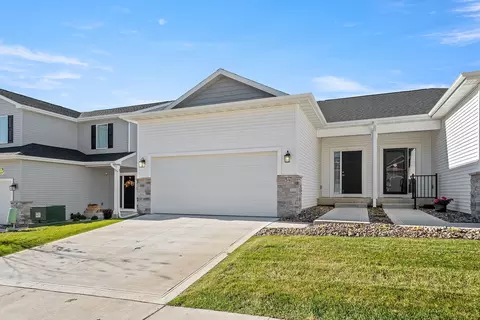 54 Keeneland Ct, Pleasant Hill, IA 50327