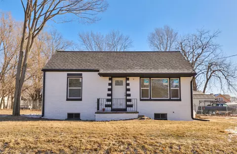 3811 40th St, Des Moines, IA 50310